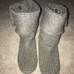 Gray sweater Ugg boots